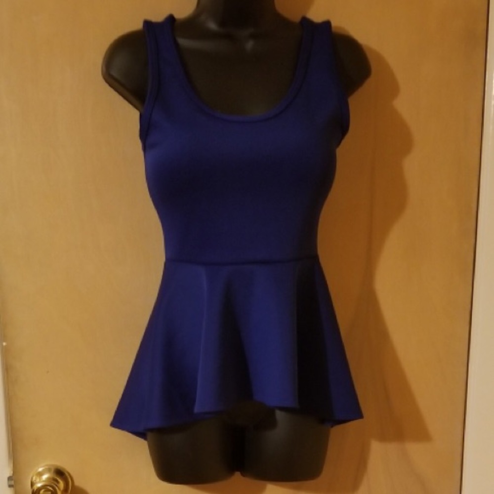 Blue blouse no sleeves with ruffles